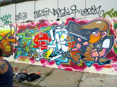 Graffiti Wall - Photo by GBBI - yellow, yard5