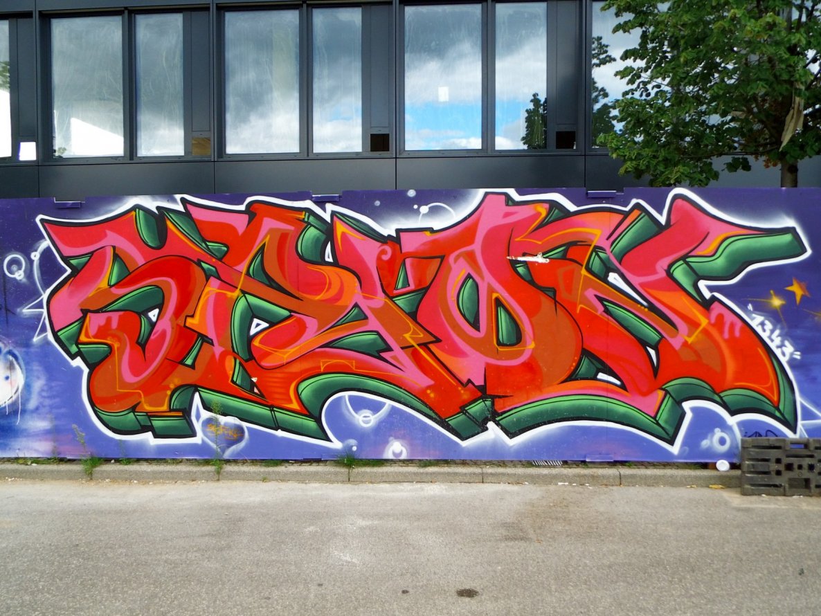 Graffiti Wall - Photo by GBBI - spyon, berlin