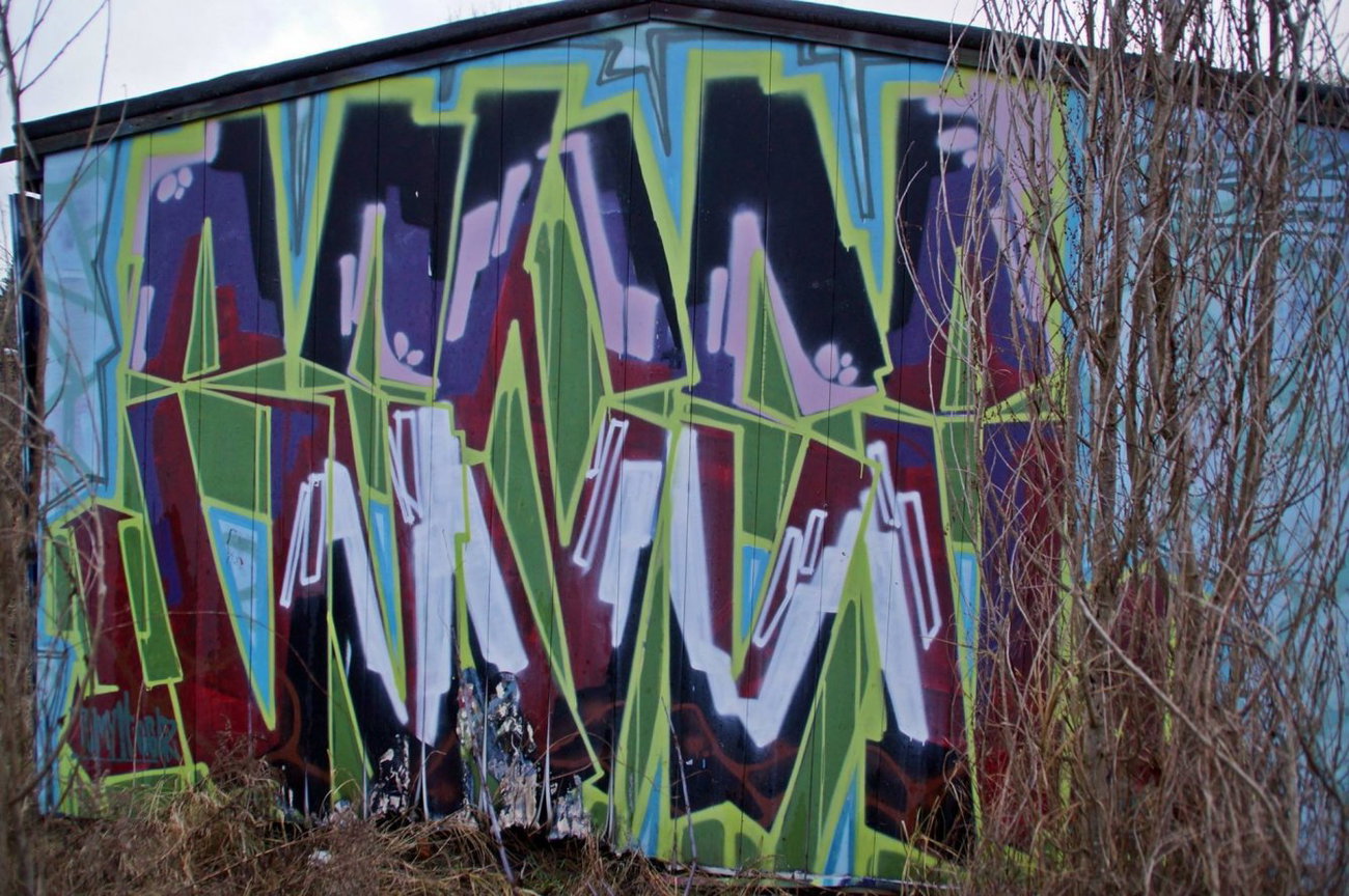 Graffiti Wall - Photo by GBBI - bensa, dns
