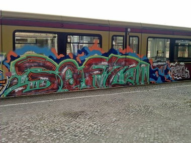 Graffiti Wall - Photo by GBBI - soft, sbahn, berlin