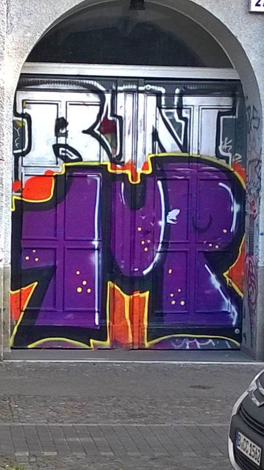 Graffiti Bombing - Photo by GBBI - 1up, berlin