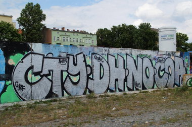 Graffiti Wall - Photo by GBBI - cty, dh, no