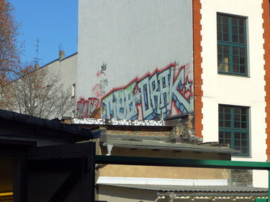 Graffiti Bombing - Photo by GBBI - orak, berlin