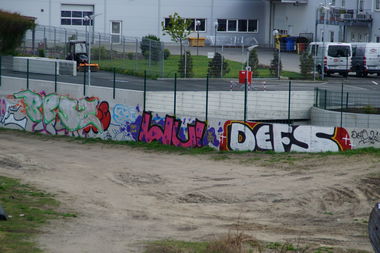 Graffiti Bombing - Photo by GBBI - be52, b52, wu