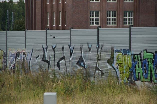Graffiti Wall - Photo by GBBI - rockys, rck, berlin