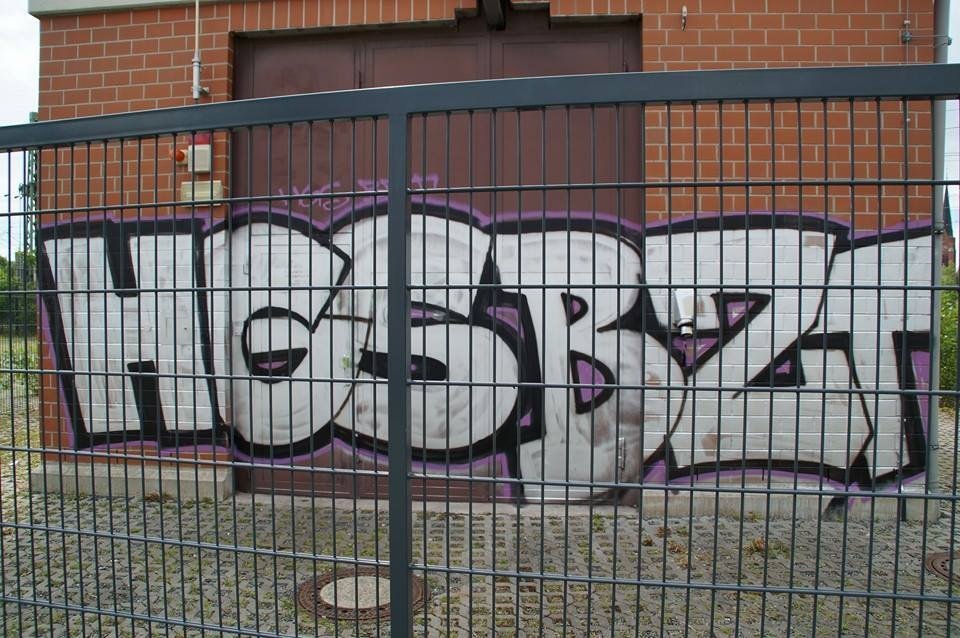 Graffiti Bombing - Photo by GBBI - hgs, bzt, berlin