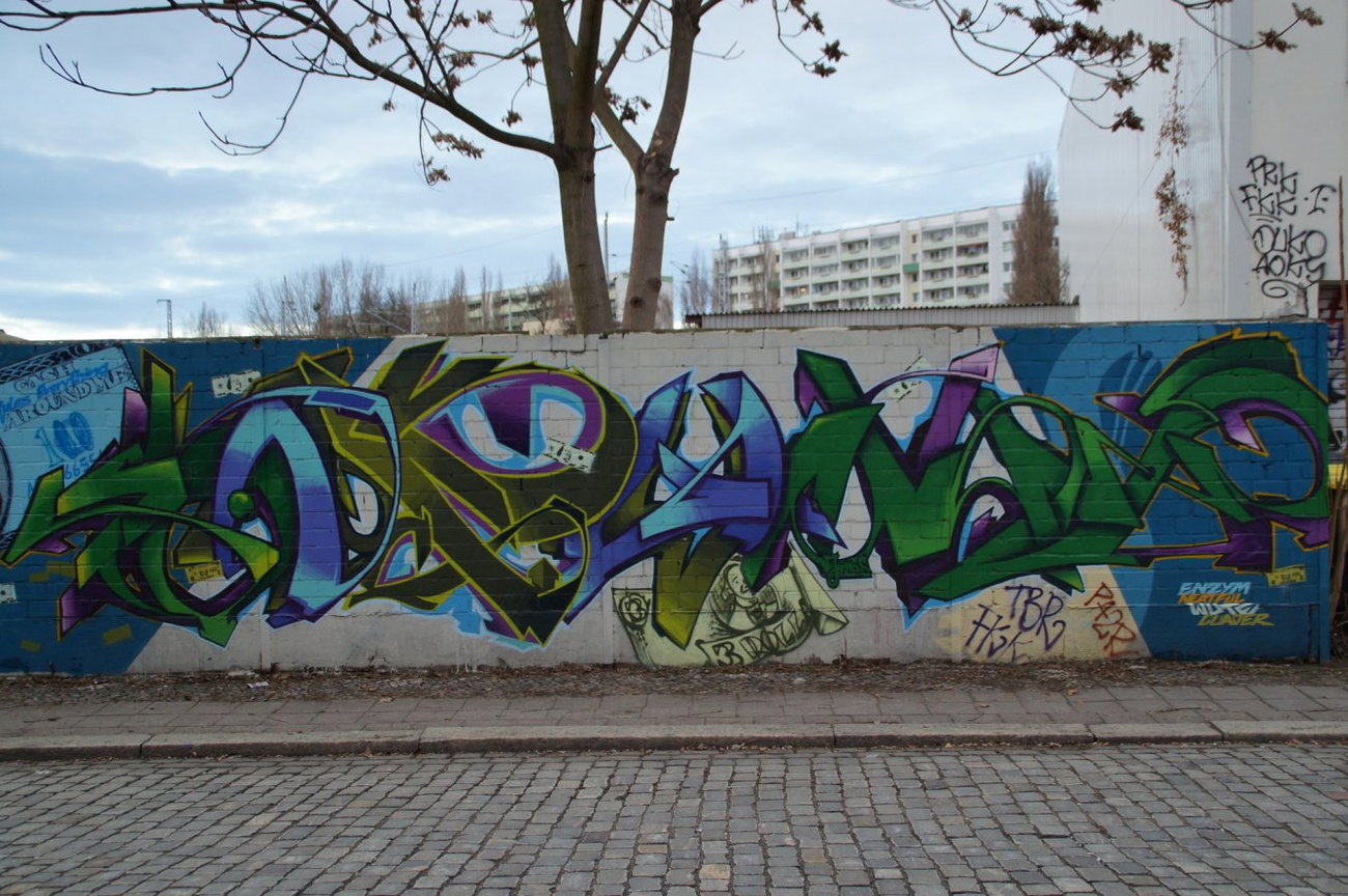 Graffiti Wall - Photo by GBBI - enzym, wute, neatful