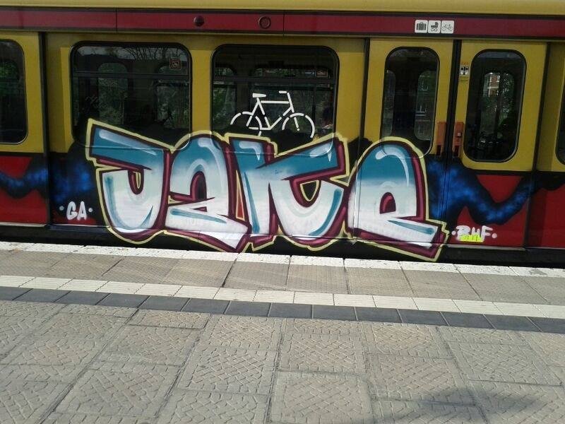 Graffiti Train - Photo by GBBI - jake, bhf, sbahn