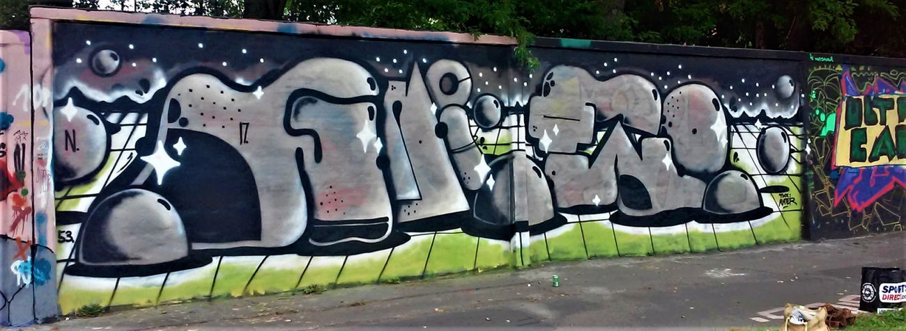 Graffiti Wall - Photo by GNIEw