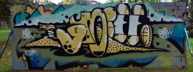 Graffiti Wall - Photo by GNIEw