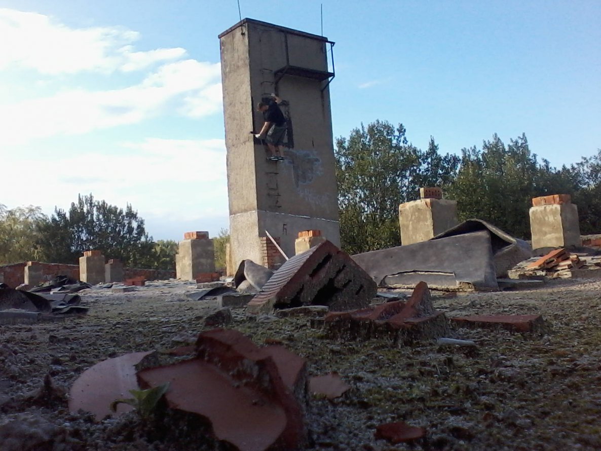 Graffiti Wall - Photo by GROBIANS - Grobians (2014)