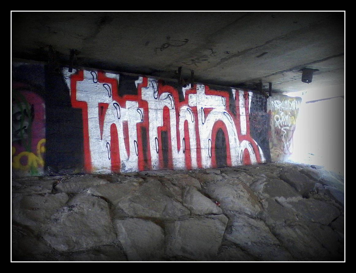 Graffiti Wall - Photo by GROBIANS - GBS, 635 (2014)