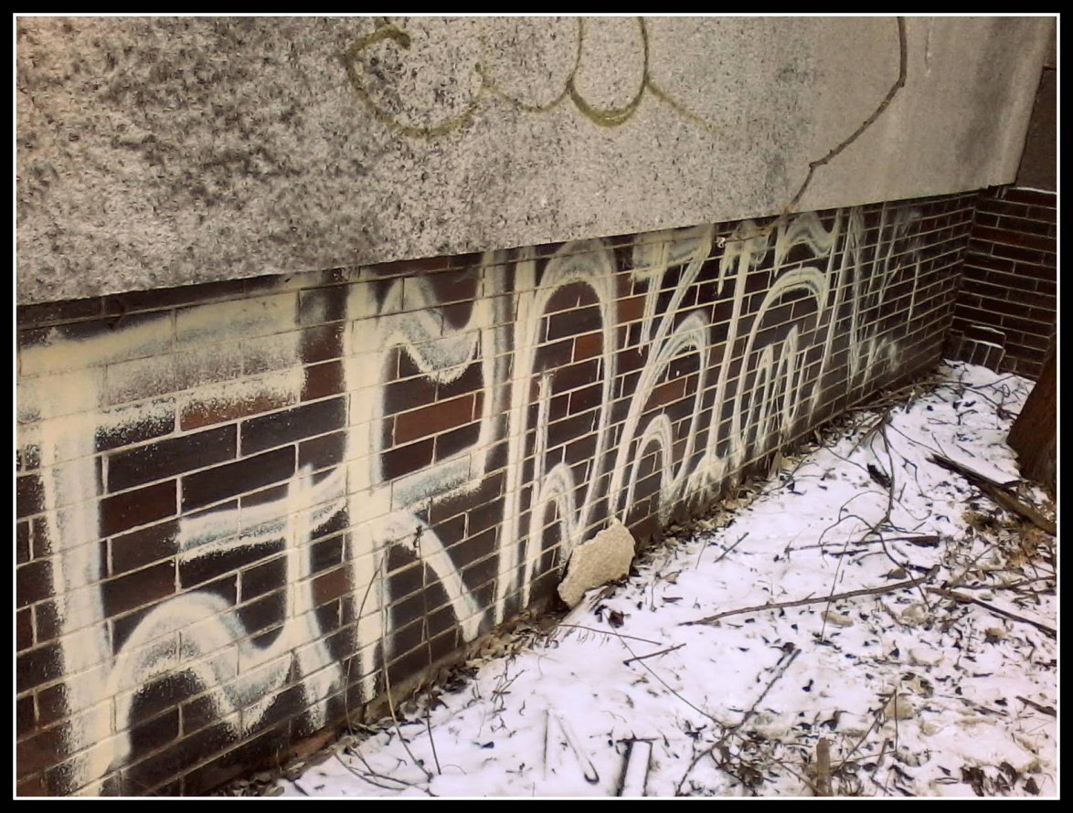Graffiti Bombing - Photo by GROBIANS - GBS, GROBIANS (2014)