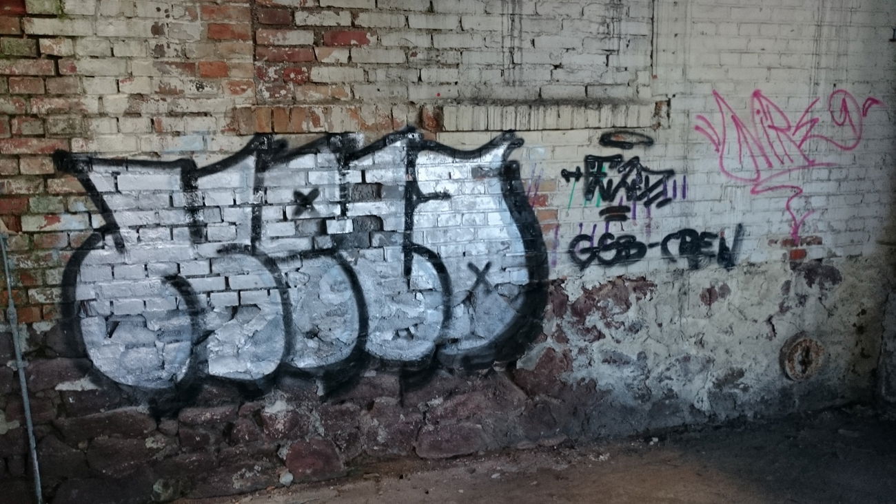 Graffiti Bombing - Photo by GSBCrew - held, held27, gsb