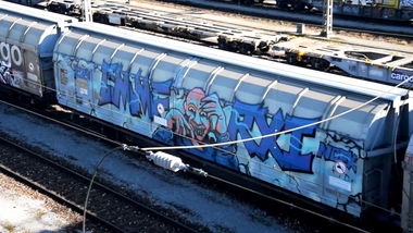 Graffiti Train - Photo by GUETERSLOW