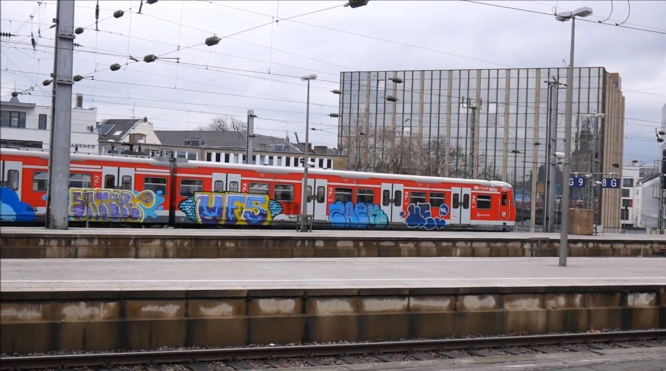 Graffiti Train - Photo by GUETERSLOW