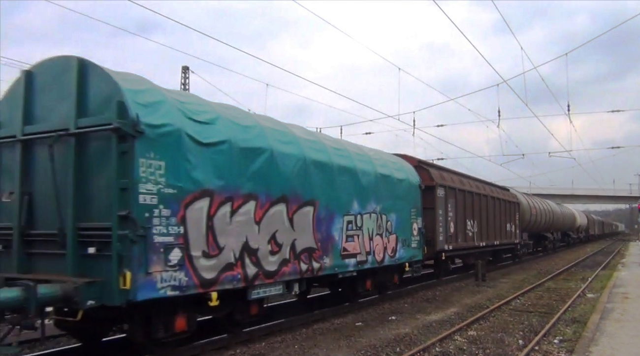 Graffiti Train - Photo by GUETERSLOW