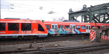 Graffiti Train - Photo by GUETERSLOW