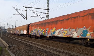Graffiti Train - Photo by GUETERSLOW