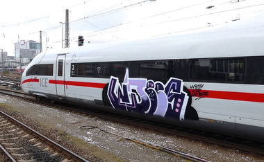 Graffiti Train - Photo by GUETERSLOW