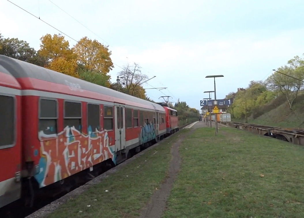 Graffiti Train - Photo by GUETERSLOW