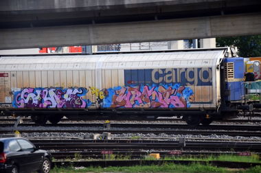 Graffiti Train - Photo by GUETERSLOW