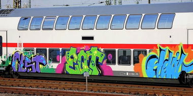 Graffiti Train - Photo by GUETERSLOW - eqt