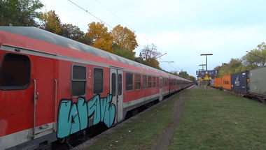 Graffiti Train - Photo by GUETERSLOW