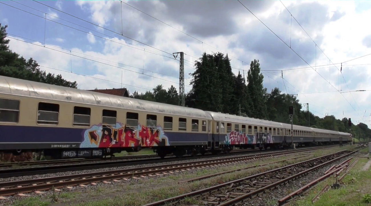 Graffiti Train - Photo by GUETERSLOW - burak