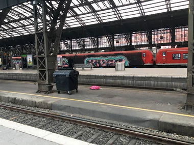 Graffiti Train - Photo by GUETERSLOW