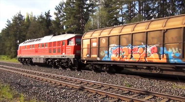 Graffiti Train - Photo by GUETERSLOW