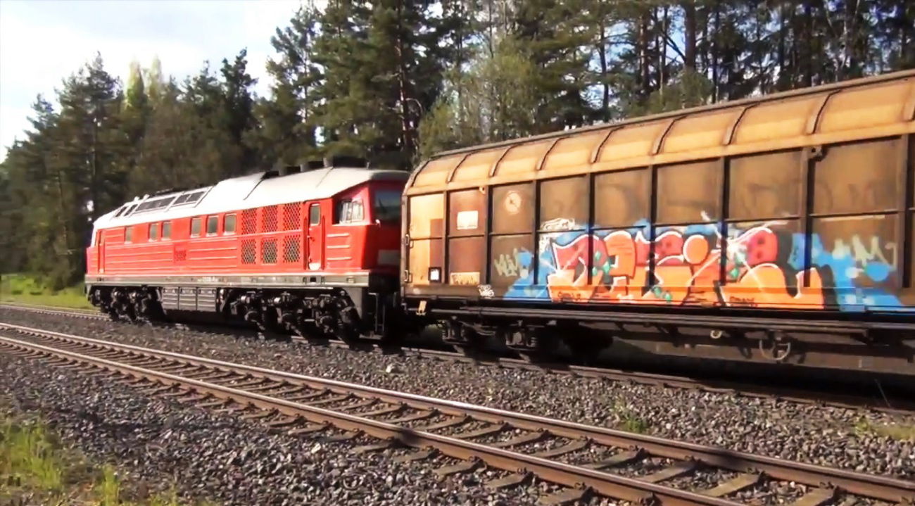 Graffiti Train - Photo by GUETERSLOW