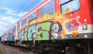 Graffiti Train - Photo by GUETERSLOW