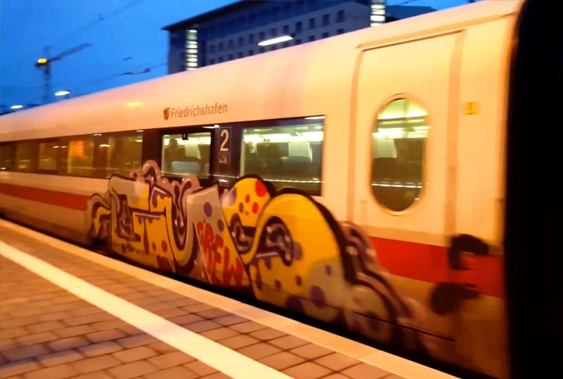 Graffiti Train - Photo by GUETERSLOW - gms