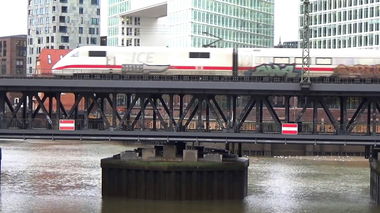 Graffiti Train - Photo by GUETERSLOW (2018)