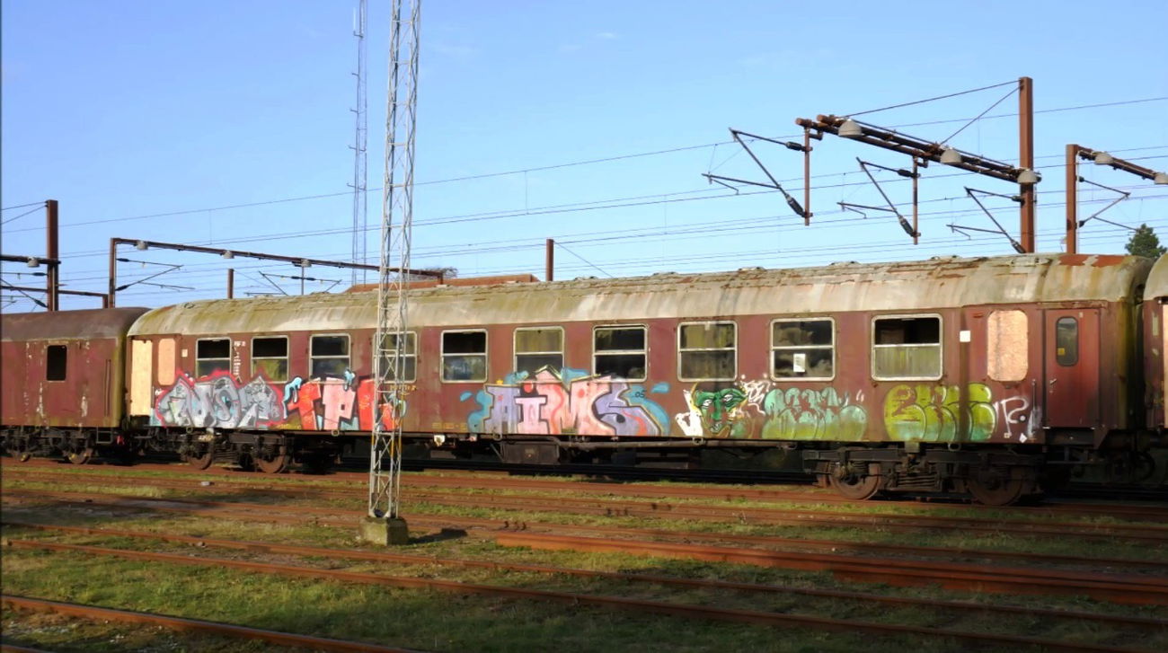 Graffiti Train - Photo by GUETERSLOW