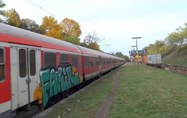 Graffiti Train - Photo by GUETERSLOW - fakir
