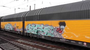 Graffiti Train - Photo by GUETERSLOW