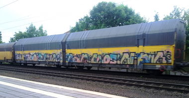 Graffiti Train - Photo by GUETERSLOW
