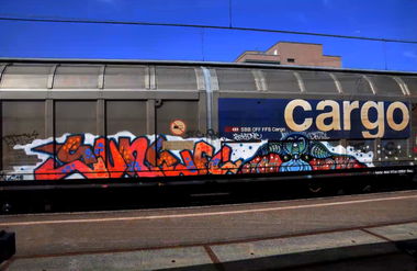 Graffiti Train - Photo by GUETERSLOW