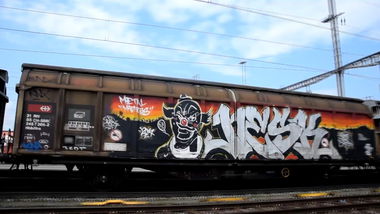 Graffiti Train - Photo by GUETERSLOW