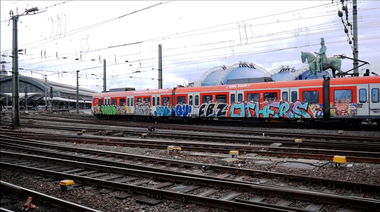 Graffiti Train - Photo by GUETERSLOW