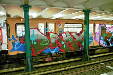 Graffiti Train - Photo by GUETERSLOW