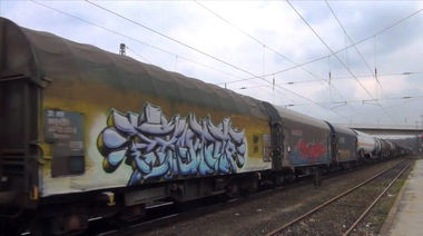 Graffiti Train - Photo by GUETERSLOW