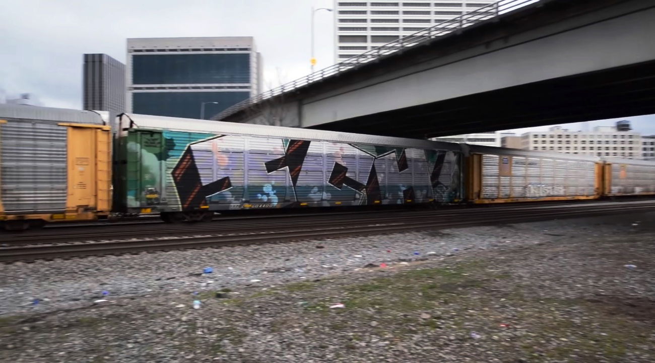 Graffiti Train - Photo by GUETERSLOW