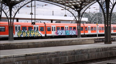 Graffiti Train - Photo by GUETERSLOW - postr, tazan
