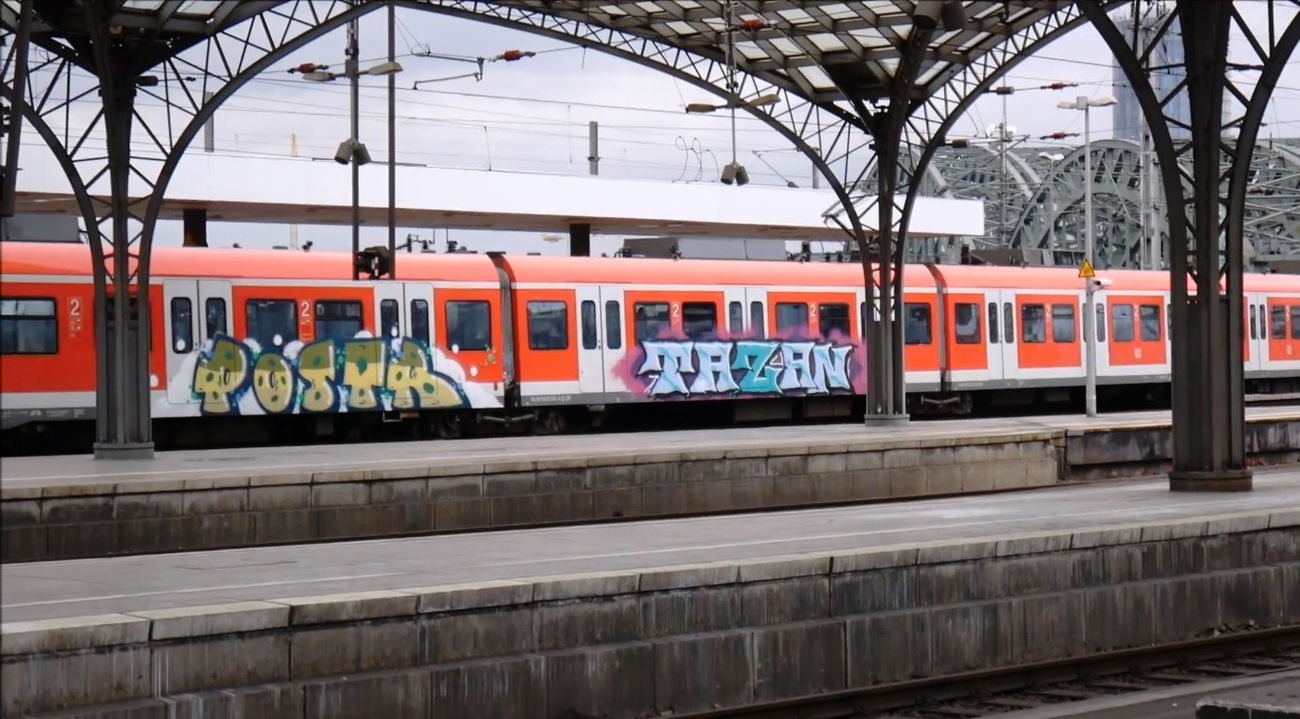 Graffiti Train - Photo by GUETERSLOW - postr, tazan