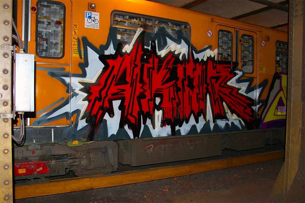 Graffiti Train - Photo by GUETERSLOW