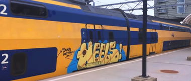 Graffiti Train - Photo by GUETERSLOW - heels