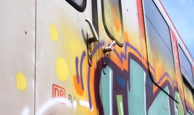 Graffiti Train - Photo by GUETERSLOW